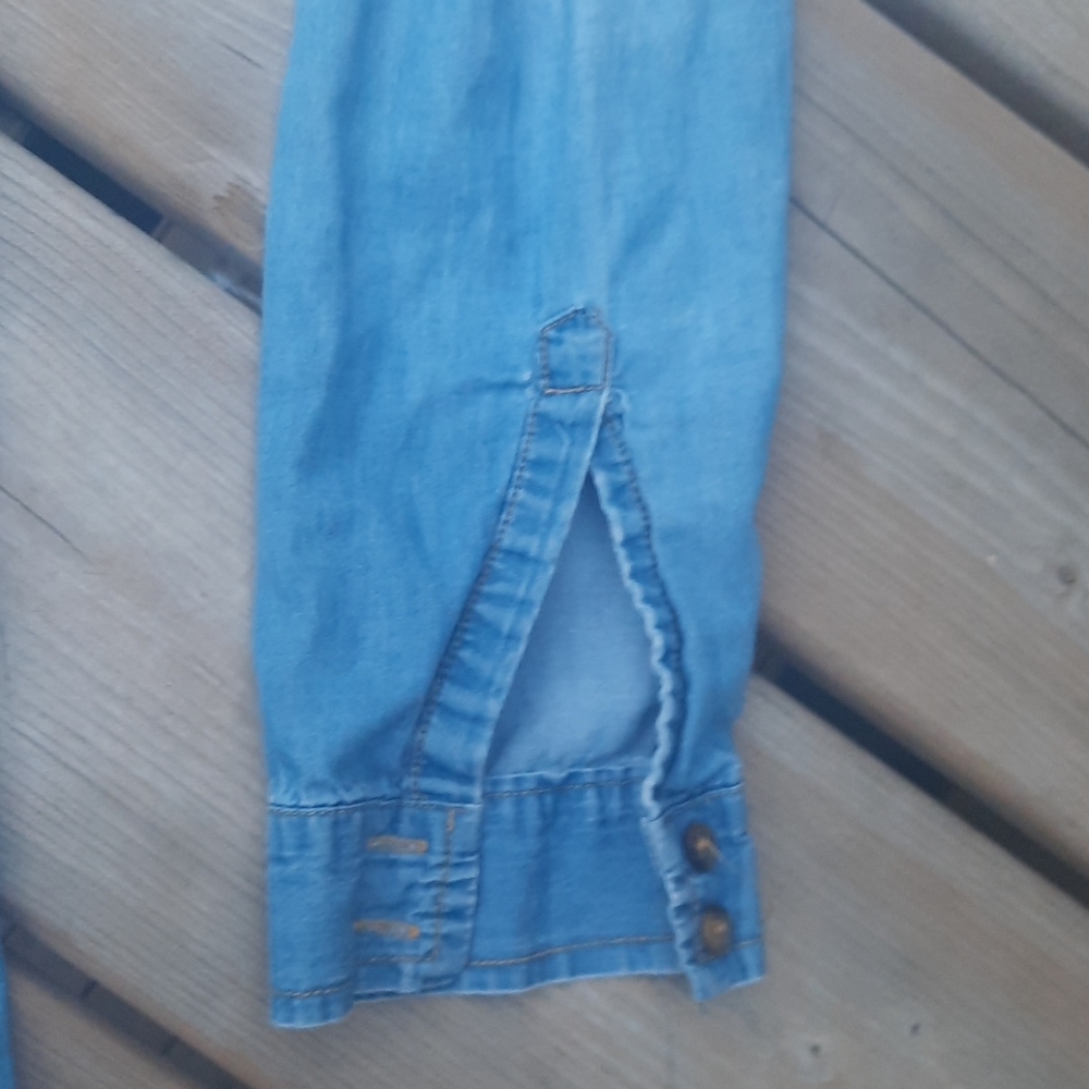 Forever 21 button down - Picture 4 of 9